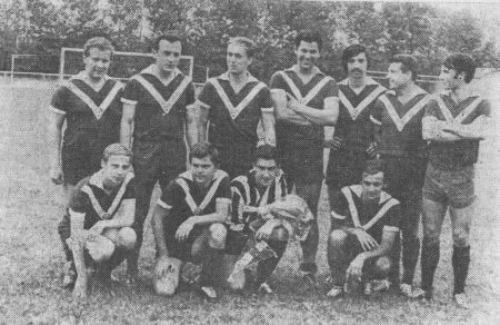 The football team of students and the chessplayers